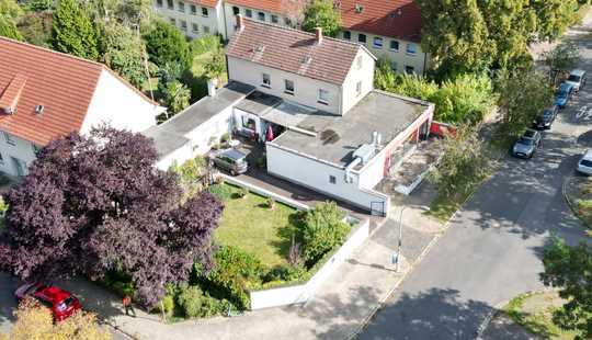 Bild von Wohnen und arbeiten verbinden: Einfamilienhaus mit Laden!