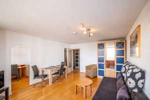 Helle 1,5-Zi-Wohnung mit Zugspitzblick vom Balkon – München – Vorschaubild 2