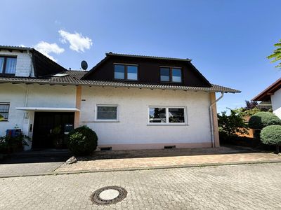 Schöne DHH in toller Lage mit Garage, Keller,
gr. überdachter Terrasse, 2 Bädern, Solar + Sauna
