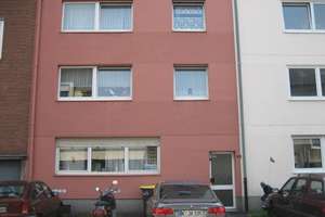 *RHEINNÄHE* SANIERTE, HELLE UND GUT AUFGETEILTE 3 ZIMMERWOHNUNG IM 1. OG MIT BALKON