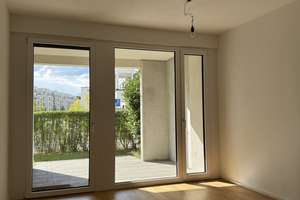 Attraktive 3-Zimmer-Wohnung mit Terrasse, Einbauküche und Tiefgaragenstellpl – Clara-Schumann-Straße 5, 93049 Westenviertel, Regensburg – Vorschaubild 1