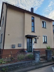 Großzügiges Einfamilien-/Mehrgenerationenhaus mit acht Zimmern in Neuhausen auf den Fildern