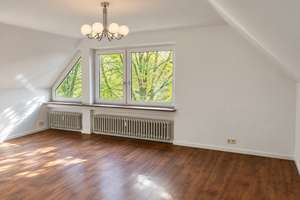 Helle 2,5-Zimmer-Dachgeschosswohnung mit Tageslichtbad – Garage optional – 40547 Niederkassel, Düsseldorf – Vorschaubild 2