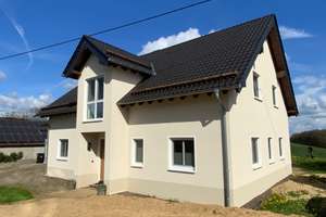 Neuwertige Immobilie mit Energieklasse A+  – Die vollständige Adresse der Immobilie erhältst du vom Anbieter., 54597 Habscheid – Vorschaubild 4