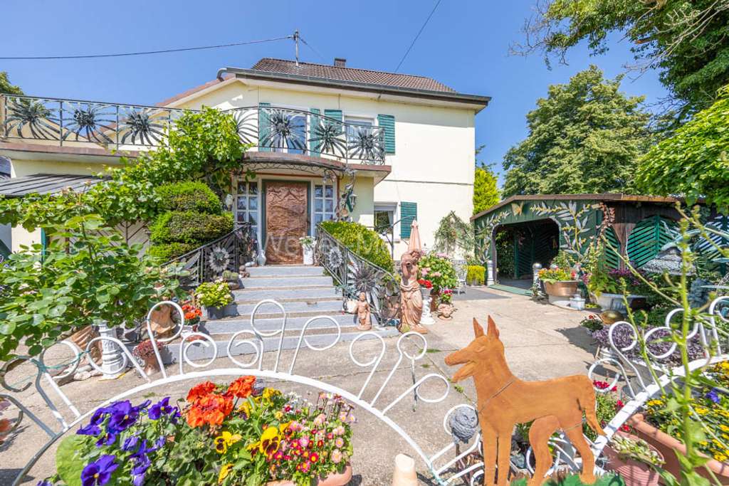 Freistehendes Einfamilienhaus mit Charakter + Potenzial / 2. Bauparzelle auf dem Gartengrundstück