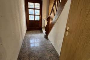 In schöner Ortsrand-/ Aussichtslage: Gepfl. EFH, u. a. mit Wintergarten, Kaminofen, Fußbodenheizung – Alte Weinstraße 33, 98554 Benshausen – Vorschaubild 33