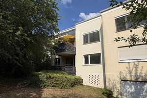 Großzügige 5-Zimmer-Wohnung mit viel Potenzial, großem Balkon mit Blick ins Grüne und Garage – 70599 Steckfeld, Stuttgart – Vorschaubild 2