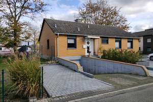 🌳 Wohnen mit Lebensqualität: Freistehendes Einfamilienhaus mit großem Garten, Garage&5 Stellplätzen – Theodor-Heuss-Strasse 10, 52399 Merzenich – Vorschaubild 1