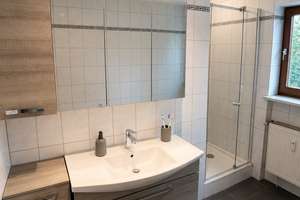 Helle 5-Zimmerwohnung am südlichen Dorfrand von Kleinhelfendorf, Gemeinde Aying.  – Kleinhelfendorf 27A, 85653 Aying – Vorschaubild 4