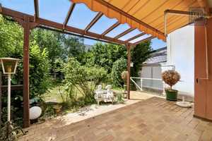 Renovierungsbedürftiges Reihenmittelhaus in ruhiger Lage mit großem Garten – Main-Taunus-Kreis – Vorschaubild 6