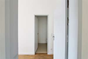 Bezugsfrei! Komfortable 2-Zimmer-Wohnung mit Balkon und Einbauküche. – An der Filmfabrik 06, 12555 Köpenick, Berlin – Vorschaubild 2