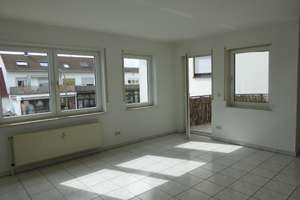 Helle bezugsfertige 2-Zimmer-Wohnung mit Loggia in Ludwigshafen