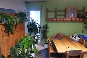 Ruhige, zentrale 2-Raum-Erdgeschosswohnung mit Balkon und Einbauküche am Lerchenbuckel – Die vollständige Adresse der Immobilie erhältst du vom Anbieter., 72762 Reutlingen-Mitte, Reutlingen – Vorschaubild 2
