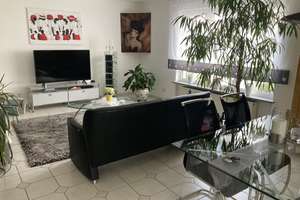 Helle 2-Zimmer Wohnung mit Terrasse im Erdgeschoss in Friedberg (Hessen) – Fauerbacher Straße 37, 61169 Friedberg (Hessen) – Vorschaubild 1