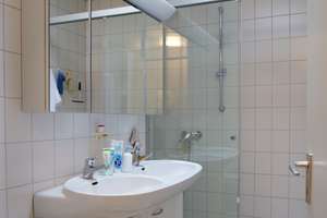 Wohnen im Bungalow: Großzügiges Reihenmittelhaus mit Garten in guter Lage von privat – Berghausener Straße 44, 76229 Grötzingen, Karlsruhe – Vorschaubild 11