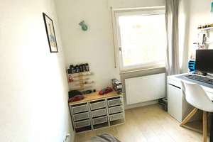 Gepflegtes, energieeffizientes Familienhaus mit Südgarten, Kamin & Solartechnik in ruhiger Lage – Die vollständige Adresse der Immobilie erhältst du vom Anbieter., 71083 Herrenberg – Vorschaubild 9
