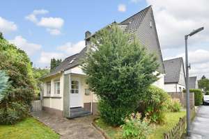 Seltene Gelegenheit: Freistehendes Einfamilienhaus mit großem Grundstück!