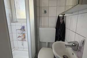 ZWEIFAMILIENHAUS MIT GARTEN, ZWEI GARAGEN UND VIELSEITIGEN NUTZUNGSMÖGLICHKEITEN – Kiekenberg 5a, 45359 Bedingrade, Essen – Vorschaubild 9