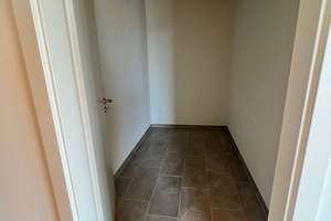 3-Zimmer-Neubauwohnung mit ca. 102 m², traumhaftem Bergblick, Süd-West-Ausrichtung und Einbauküche – Die vollständige Adresse der Immobilie erhältst du vom Anbieter., 83024 Nord, Rosenheim – Vorschaubild 14