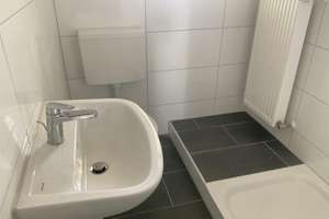 Schöne und ruhige 2-Zimmer-Wohnung mit Balkon! – Silcherstraße 6, 47057 Neudorf-Süd, Duisburg – Vorschaubild 3