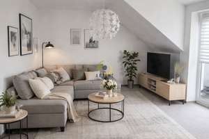 3-Zimmer-Dachgeschosswohnung in ruhiger Lage mit Balkon und Außenstellplatz