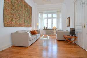 Exklusive hochwertig moblierte 4-Zimmer Altbauwohnung mit Internet und Balkon in Wiesbaden