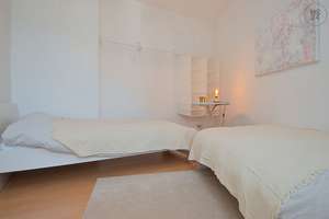 Sehr schöne möblierte 4-Zimmer Dachwohnung mit Internet und Dachterrasse in Wiesbaden – Die vollständige Adresse der Immobilie erhältst du vom Anbieter., 65197 Rheingauviertel / Hollerborn, Wiesbaden – Vorschaubild 25