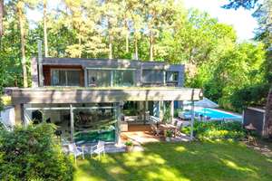 Top ausgestattete Bauhaus-Villa nahe Sacrower See – Pool, PV, Kamin, SIEMATIC, Alarm u.v.m. – Die vollständige Adresse der Immobilie erhältst du vom Anbieter., 14476 Groß Glienicke, Potsdam – Vorschaubild 2