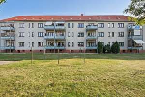 Baudenkmal: MFH saniert -15 Wohneinheiten, PKW-Stellplätze auf großzügigem Grundstück in Magdeburg