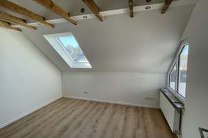 Kernsanierte Dachgeschoss-Wohnung mit fantastischem Ausblick – Schiltacherstraße 22a, 70569 Kaltental, Stuttgart – Vorschaubild 10