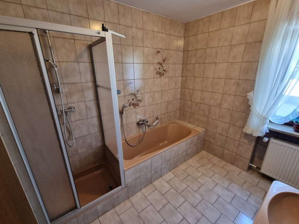 Immobilie in Rattelsdorf - Wohnidylle für Ihre Familie ... 
Stattliches Wohnhaus mit vielen Extras ... - Bild 2