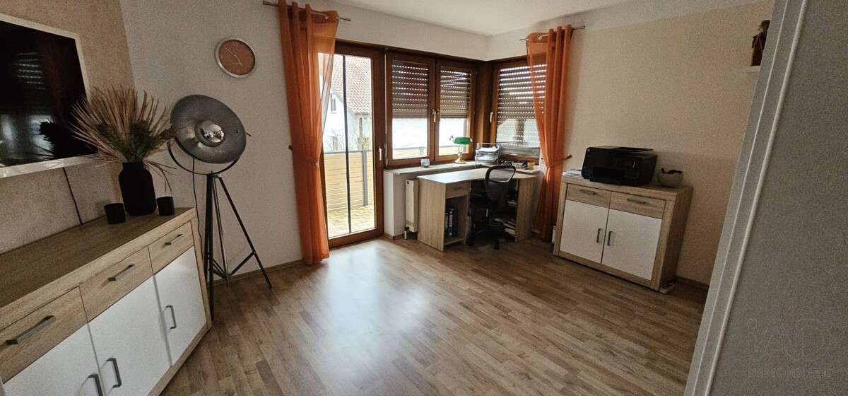 Immobilie in Oedheim - Modernisiertes 3-Familienaus-flexibel für Mehrgenerationen, Eigennutzer & Kapitalanleger - Bild 6