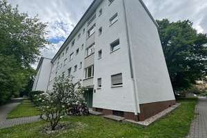 Stilvolle 2,5-Zimmerwohnung mit Balkon in ruhiger und gefragter Lage von Berlin-Britz – Die vollständige Adresse der Immobilie erhältst du vom Anbieter., 12347 Britz, Berlin – Vorschaubild 2