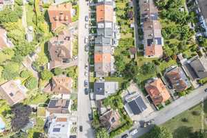 Charmantes Reiheneckhaus mit Ausbaupotential und herrlichem Südwest-Garten – München – Vorschaubild 23
