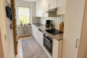 Helle, gepflegte 2 ZKB mit Einbauküche, Fahrstuhl und Balkon in ruhiger Lage! Gut vermietet!!! – Die vollständige Adresse der Immobilie erhältst du vom Anbieter., 86167 Lechhausen-West, Augsburg – Vorschaubild 4