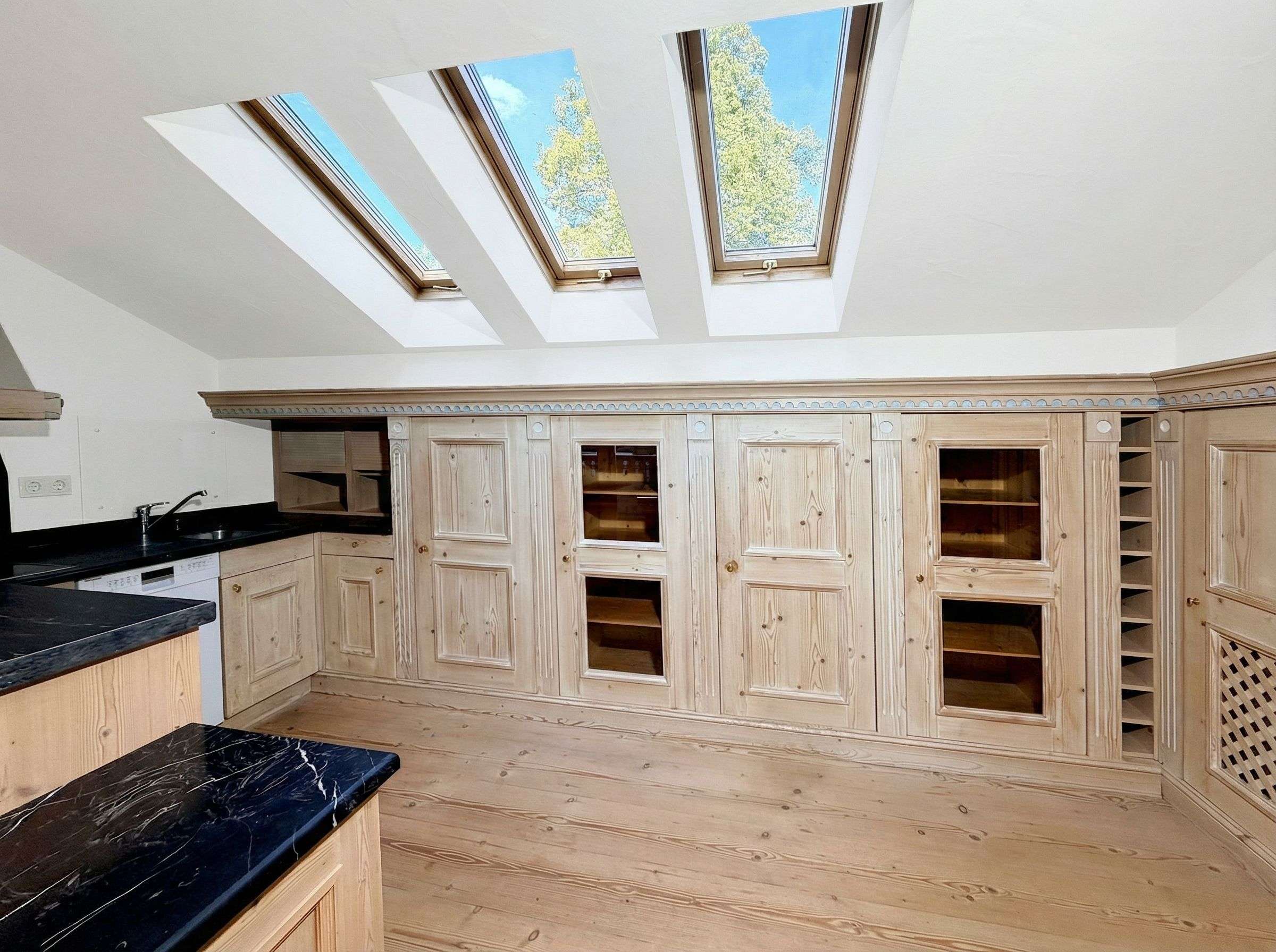 Immobilie in Garmisch-Partenkirchen - Geräumige Wohnung mit viel Privatsphäre - flexibel nutzbar! - Bild 3