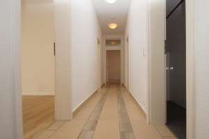 ALTBAUWOHNUNG IN INNENSTADTLAGE! Ca. 107 m² Wfl, 4 Zimmer, 3 Schlafzimmer, 1 Badezimmer und Garage. – Die vollständige Adresse der Immobilie erhältst du vom Anbieter., 65185 Mitte, Wiesbaden – Vorschaubild 5