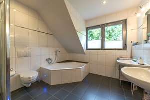 Junges, familienfreundliches Reihenendhaus mit
schönem Garten in Nadorst – Die vollständige Adresse der Immobilie erhältst du vom Anbieter., 26127 Nadorst, Oldenburg (Oldenburg) – Vorschaubild 7