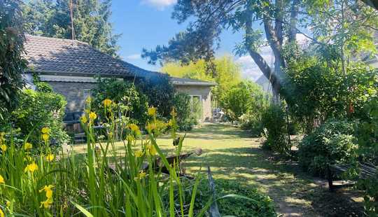 Bild von Stilvolles Einfamilienhaus mit hochwertiger Wohn & Raumausstattung