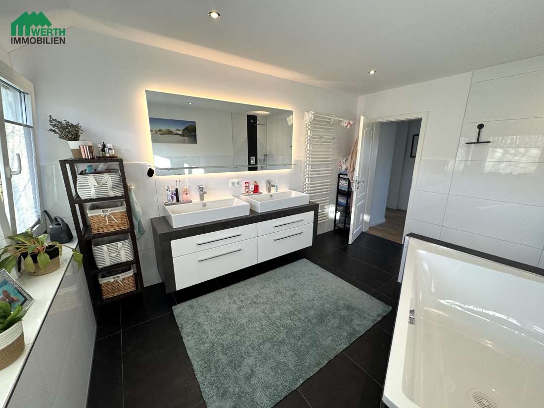 Immobilie in Burweg - Großzügiges Zweifamilienhaus mit modernem Innenausbau & riesigem Grundstück - Bild 1