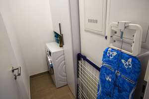 Neuwertig mit EBK und Balkon: freundliche vollmöblierte 2-Zimmer-Wohnung in Wilmersdorf, Berlin – Brandenburgische Straße 55a, 10707 Wilmersdorf, Berlin – Vorschaubild 11
