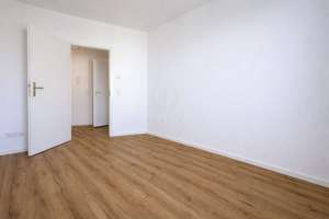 Modernisierte 1,5-Zimmer-Wohnung mit Balkon in gefragter Lage - nahe Adlershof & Flughafen BER – Die vollständige Adresse der Immobilie erhältst du vom Anbieter., 12524 Altglienicke, Berlin – Vorschaubild 6