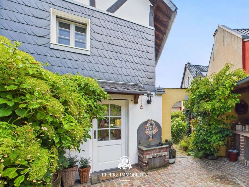 Immobilie in Remagen - Zeitlose Eleganz: Denkmalgeschütztes Fachwerkjuwel in Split-Level-Architektur! - Bild 4