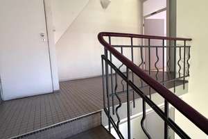 Wohnen mit Charakter: 3-Zimmer-Dachgeschosswohnung in der Weststadt – Die vollständige Adresse der Immobilie erhältst du vom Anbieter., 76135 Weststadt, Karlsruhe – Vorschaubild 2