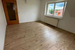 Gemütliche 2-Zimmer mit neuen Laminat und Einbauküche in guter Lage! – Glösaer Straße 28, 9131 Ebersdorf, Chemnitz – Vorschaubild 12