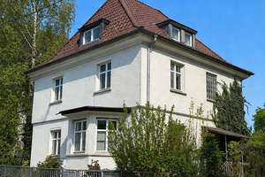 Absolute Rarität! Leerstehendes Einfamilienhaus am Stadtpark Feuerbach in Anliegerstrasse.