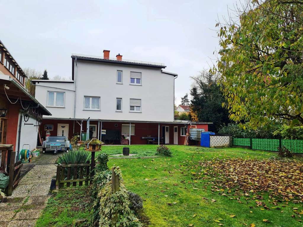 Immobilie in Bad Nauheim - Geräumiges 10-Zimmer Haus in Bad Nauheim mit großem Garten - Bild 1