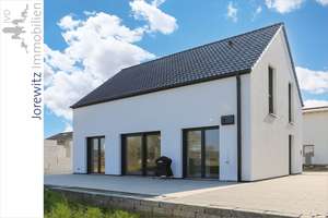 Bi-Vilsendorf: Sonniges Einfamilienhaus (KfW-Effizienzhaus 40) mit großer Terrasse und Garten – Die vollständige Adresse der Immobilie erhältst du vom Anbieter., 33739 Jöllenbeck, Bielefeld – Vorschaubild 3
