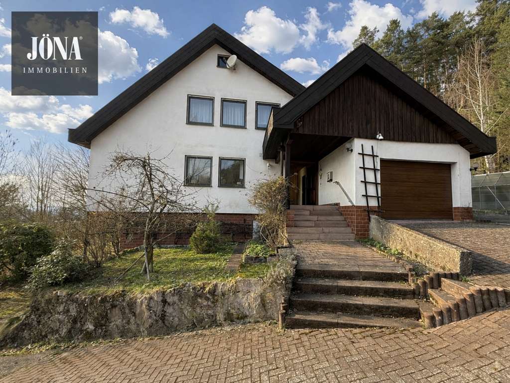 Immobilie in Weißenbrunn - Großzügiges Wohnhaus in idyllischer Lage, vielseitig nutzbar mit Ausbaupotenzial im Untergeschoss - Bild 4