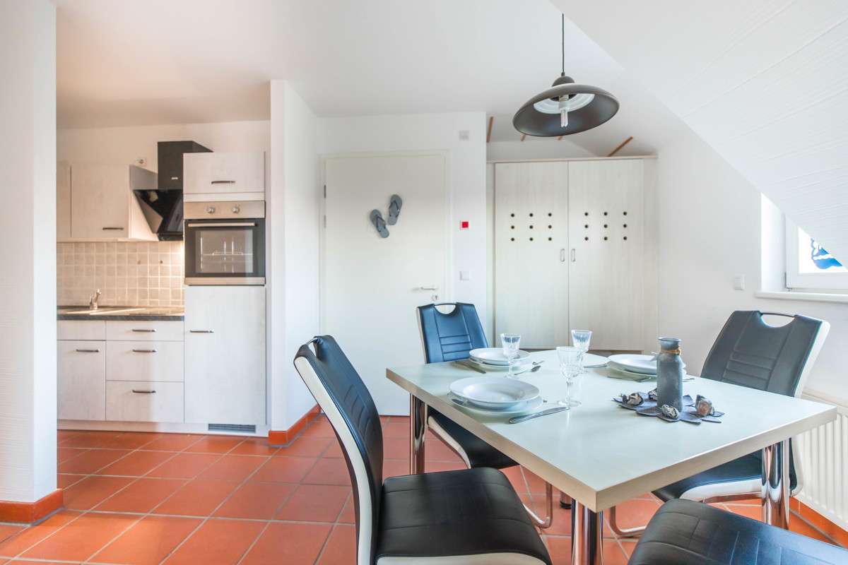 Immobilie in Dranske - Nur ca. 400m bis zur Ostsee! Gemütliche Dachgeschosswohnung mit PKW-Stellplatz in Dranske-Bakenberg - Bild 1